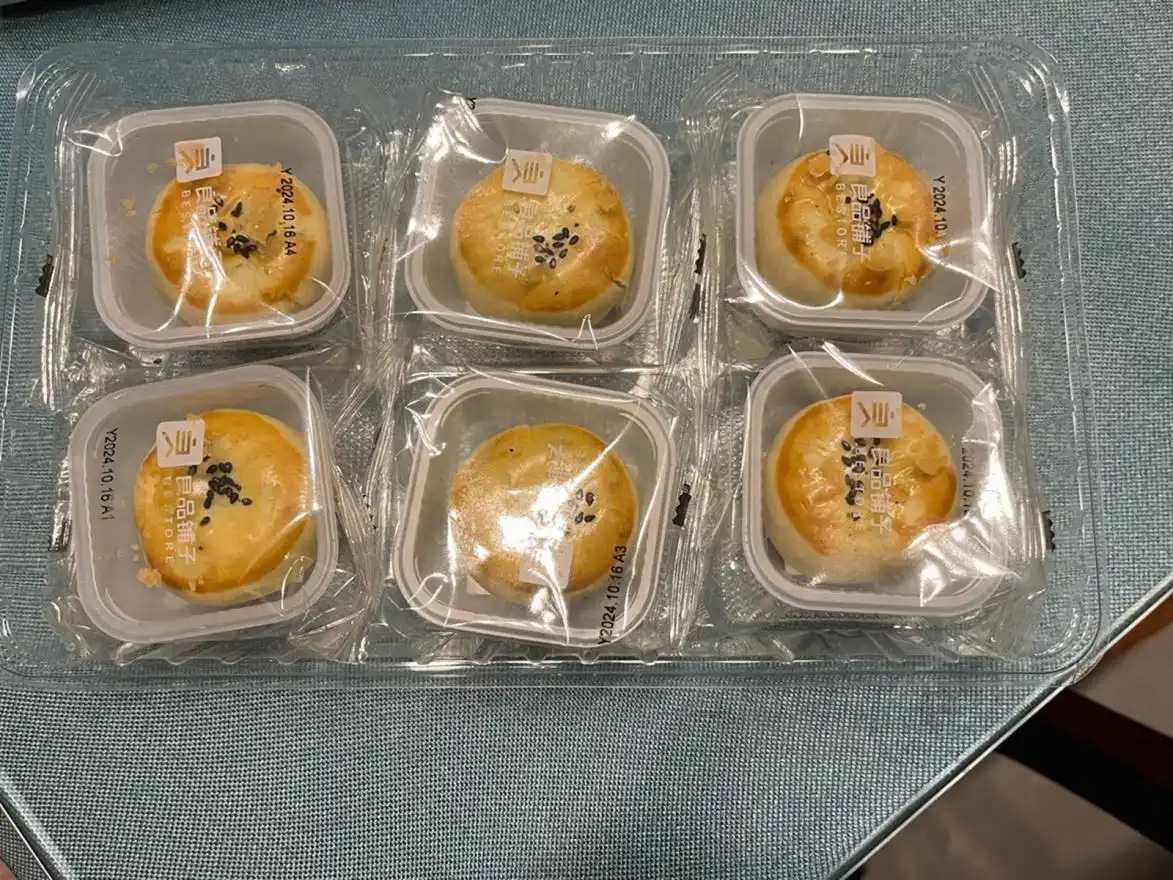 告別人工，擁抱高效：呂工機(jī)械自動化解決方案，破解蛋黃酥、月餅量產(chǎn)難題